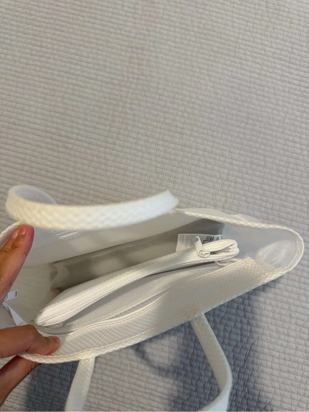N/A clean white
